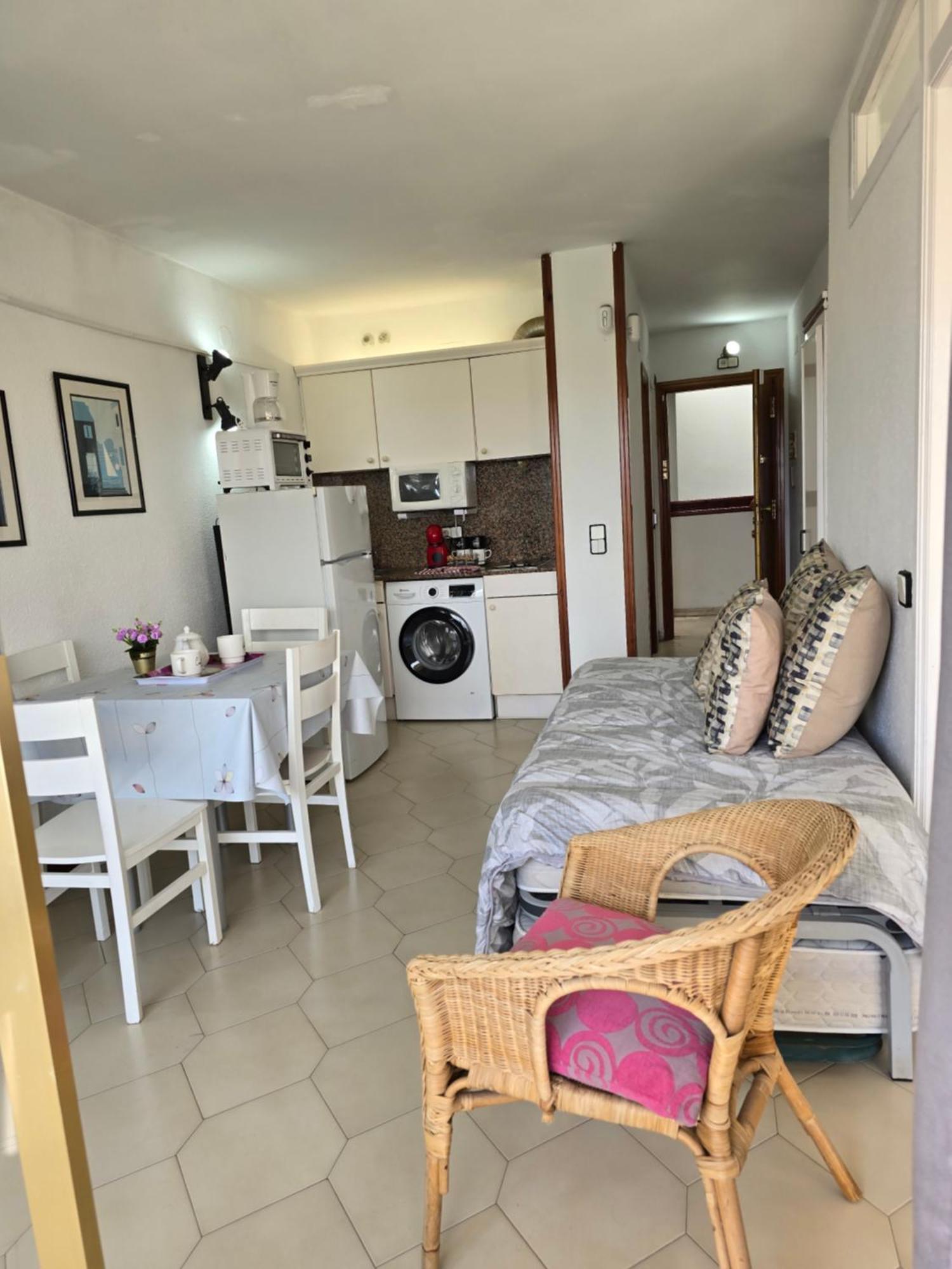 Apartments Novelty Salou Exterior photo